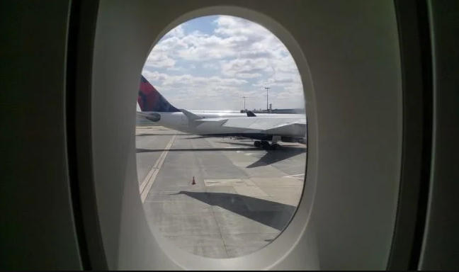 A380 windows seem bigger with their frame design. 